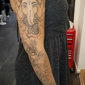 Crown Tattoos image 1