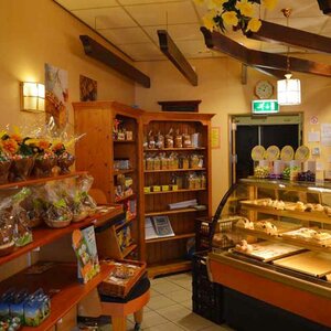 Brood- en banketbakkerij Ab van Pooij V.O.F. image 2