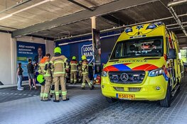 Auto botst tegen muur bij wasstraat Heerhugowaard