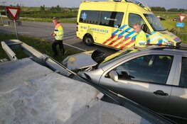 Drie gewonden bij eenzijdig ongeval N242