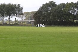 Vliegtuigje maakt noodlanding in Noord-Scharwoude
