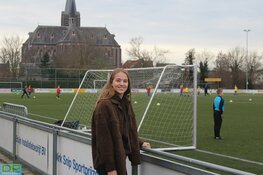 Het jaar van Daphne van Domselaar, over FC Twente, LSVV, Oranje en voetballen in coronatijd