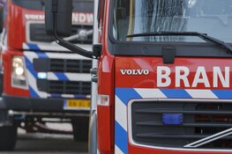 Brandweer Alkmaar en Heerhugowaard weten motoren te sparen bij brand in opslagunit Otterkoog