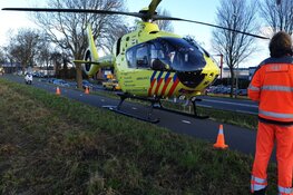 Zware crash tussen vrachtwagen en auto op N242