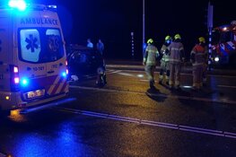 Vier auto&#39;s betrokken bij botsing op kruising, één gewonde