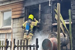 Brand op terras in Noord-Scharwoude