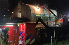 Grote brand in loods aan de Overtoom