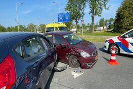 Twee auto's op elkaar op de Kamerlingh Onnesweg