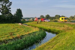 Hulpdiensten groots uitgerukt voor auto te water in Oudkarspel, geen bestuurder aangetroffen