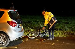 Fietser raakt zwaargewond na botsing met auto in Noord-Scharwoude