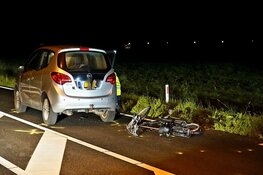 Fietser raakt zwaargewond na botsing met auto in Noord-Scharwoude
