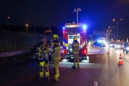 Auto vliegt in brand op N242 bij Alkmaar