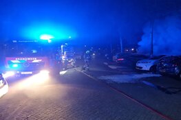 Vermoedelijke brandstichting in Heerhugowaard, vijf auto's beschadigd