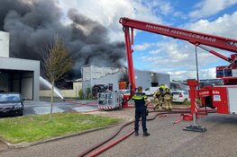 Grote uitslaande brand op industrieterrein Heerhugowaard