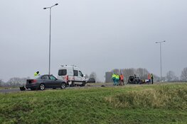 Drie gewonden bij ongeval op N242, weg afgesloten