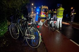 Zeker vijf fietsers gewond na aanrijding in Oudkarspel