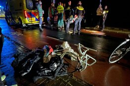 Zeker vijf fietsers gewond na aanrijding in Oudkarspel