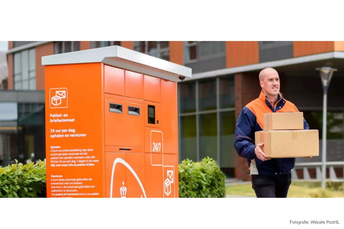 PostNL en briefautomaat in Heerhugowaard