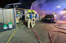 Meerdere eenheden ter plaatse bij woningbrand aan Melkpad in Zuid-Scharwoude
