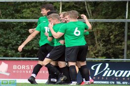 Dekker vs. Dekker. Neven bestrijden elkaar in derby vierde klasse