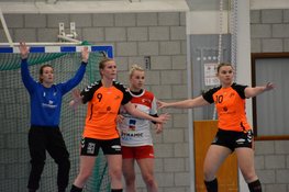 KSV-trein dendert door, dertiende zege op rij