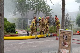 Veel rookontwikkeling bij hooibrand aan Middenweg in Heerhugowaard