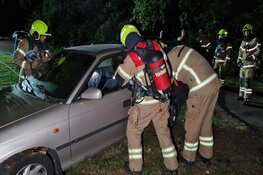 Auto door brand verwoest bij recreatiegebied Geestmerambacht, politie vermoedt brandstichting