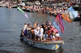 Canal Parade Pride Amsterdam in volle gang (fotoalbum)