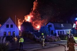 Zeer grote brand aan de Middenweg in Heerhugowaard