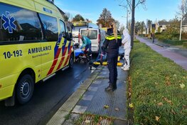 Bromfietser rijdt achterop bestelbus in Heerhugowaard