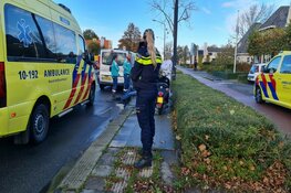 Bromfietser rijdt achterop bestelbus in Heerhugowaard
