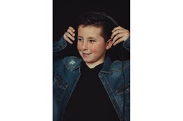 De twaalfjarige DJ Jesse Groen uit Heerhugowaard brengt carnavalskraker uit