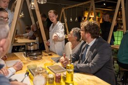 Scholieren De Phoenix stelen de show bij Museum BroekerVeiling