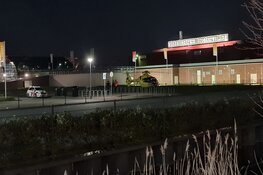 Fietser te water in Broek op Langedijk, slachtoffer met spoed naar ziekenhuis