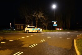 Auto te water op Verlaat, bestuurder naar ziekenhuis