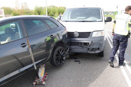 Kopstaart-botsing op N245 bij Oudkarspel