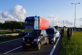 Veel schade en oponthoud op N242 door ongeluk