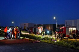 Auto te water in Oudkarspel, bestuurder gewond