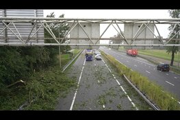 A9 praktisch dicht door omgevallen bomen