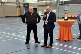 Ad Molenaar gehuldigd als Lid van Verdienste door KNVB