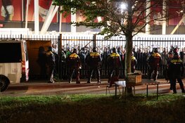 AZ-Legia Warschau: geweld tegen politie en stewards