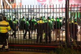 AZ-Legia Warschau: geweld tegen politie en stewards