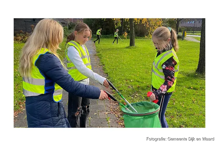 Enthousiaste leerlingen Kindcentrum De Vaart de wijk in tegen zwerfafval
