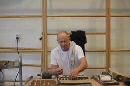 Pepernoten en speculaas: Kinderen Pater Jan Smit School genieten volop van bakkunsten Jos Rood