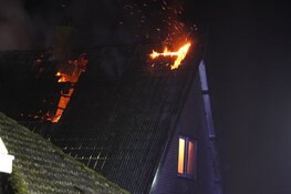 Woning in Oudkarspel verwoest door grote brand