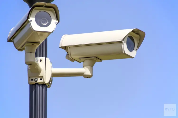 Gemeente plaatst camera's op Middenweg na explosie