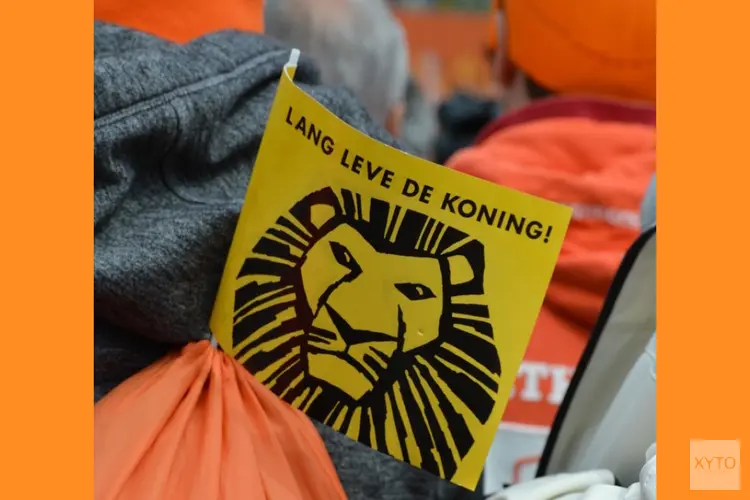 Rondje in een cabrio stadsbus, kinderspelen met dansworkshop en katknuppelen in ’t Kruis Heerhugowaard tijdens Koningsdag 2024