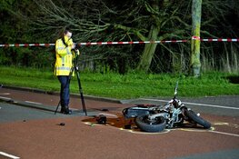 Bromfietser ernstig gewond bij aanrijding in Heerhugowaard, politie doet onderzoek