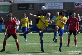 LSVV pakt broodnodige driepunter in door rode kaarten ontsierd duel