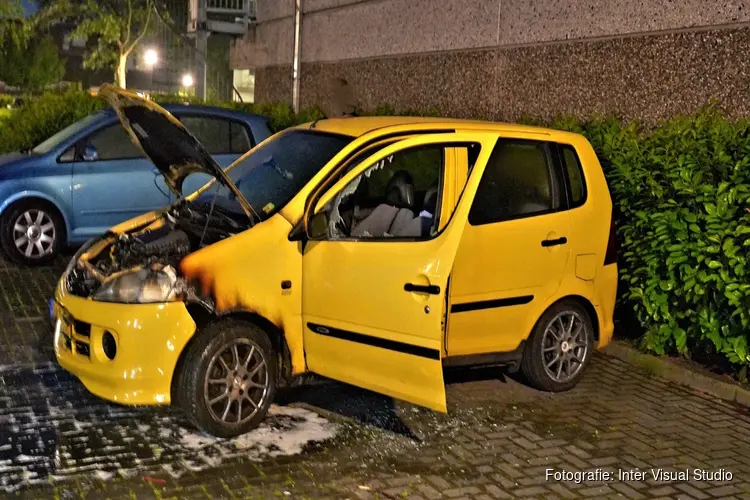 Auto door brand verwoest in Heerhugowaard